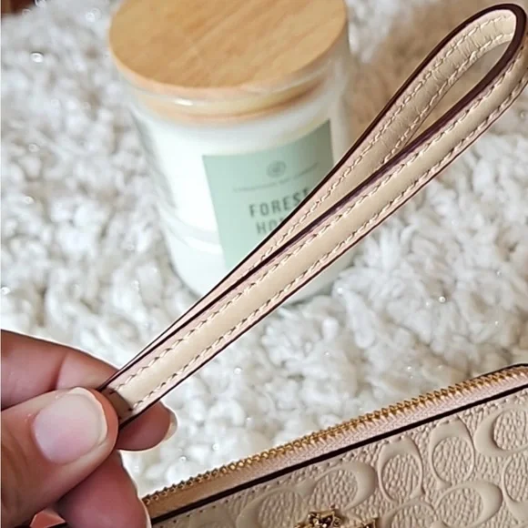 Coach Cream Wristlet Clutch - Picture 7 of 8